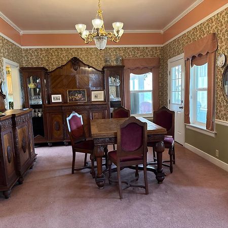Roseberry House Bed And Breakfast Сузанвилл Экстерьер фото