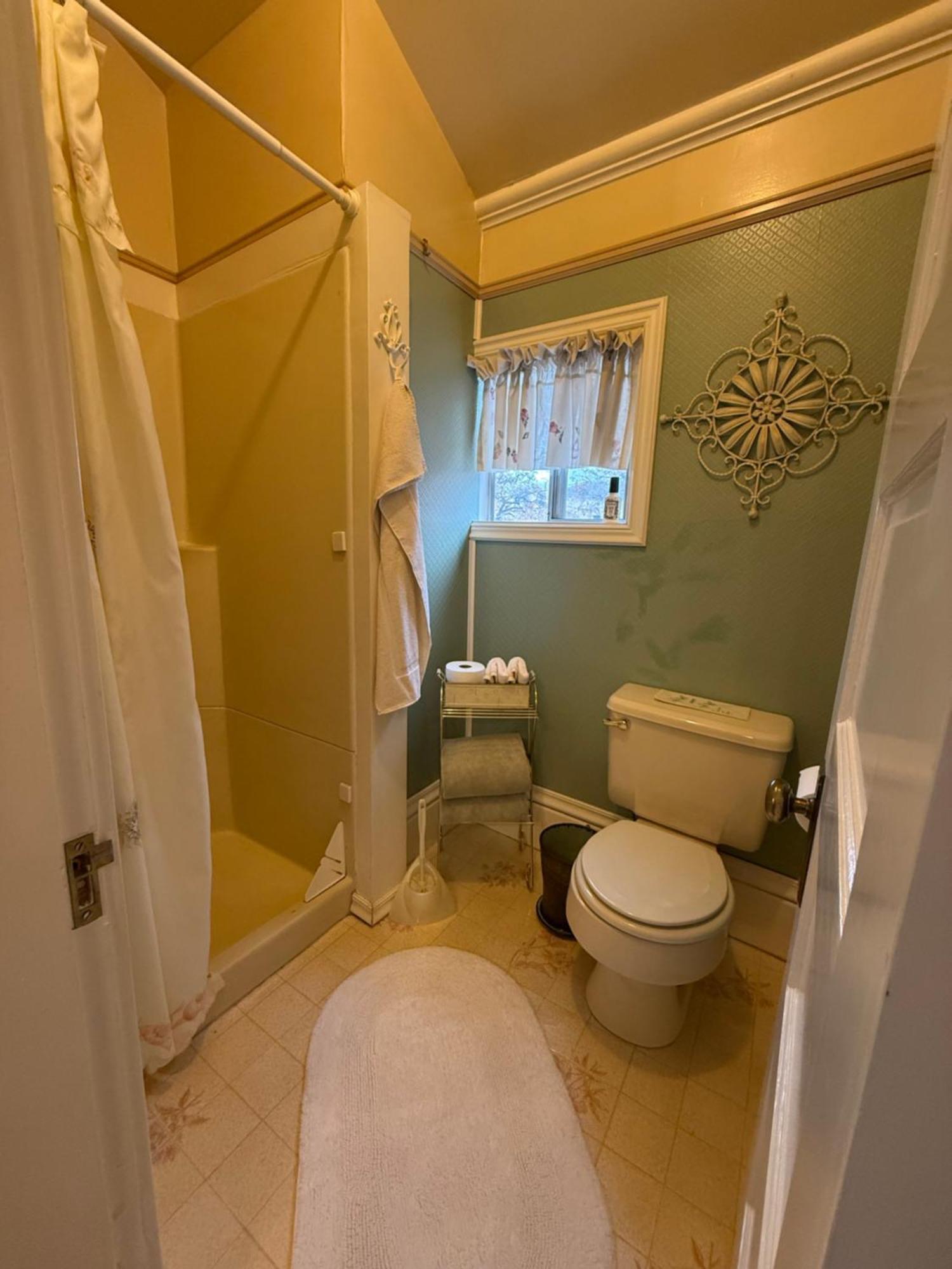Roseberry House Bed And Breakfast Сузанвилл Экстерьер фото