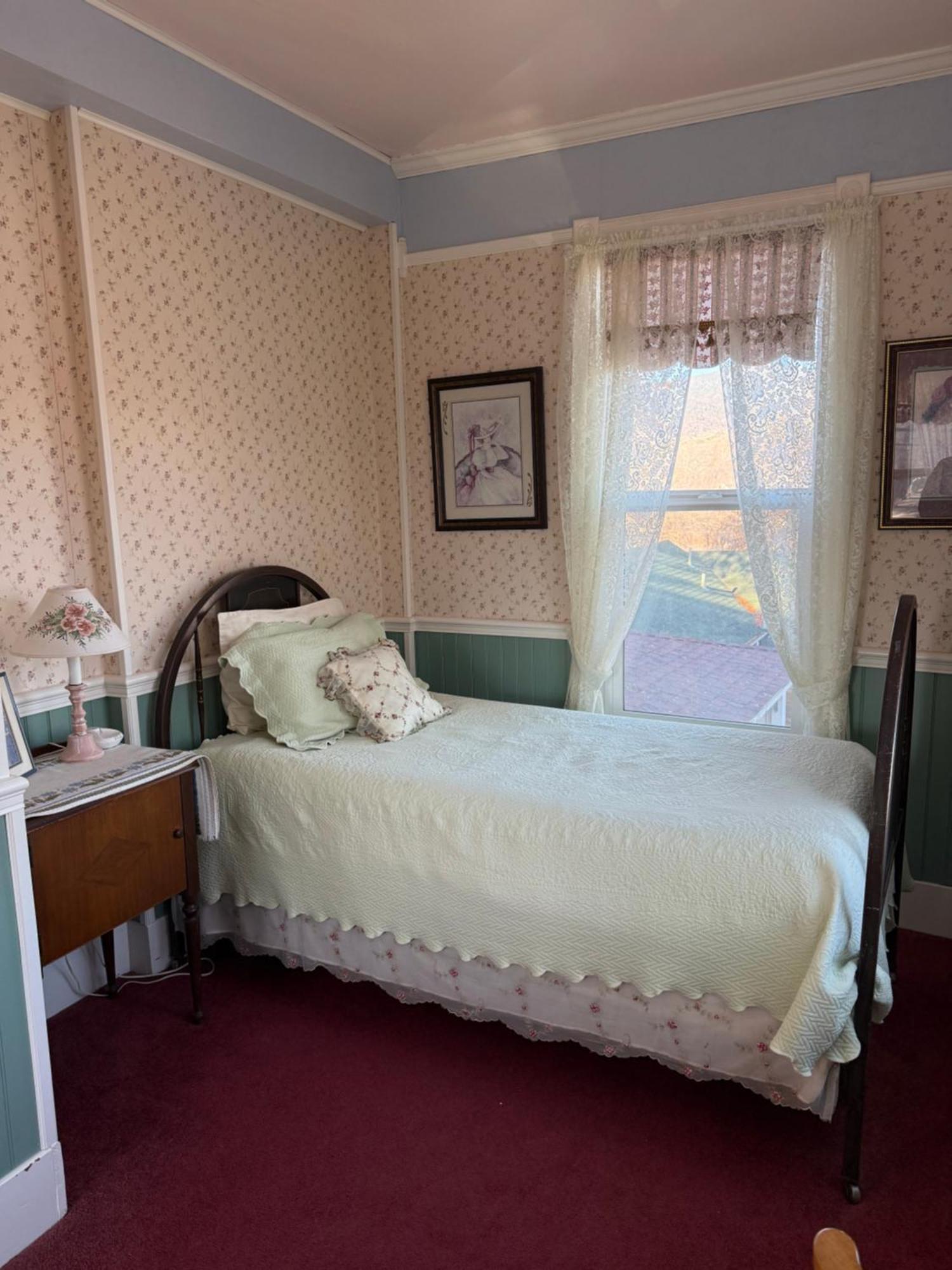Roseberry House Bed And Breakfast Сузанвилл Экстерьер фото