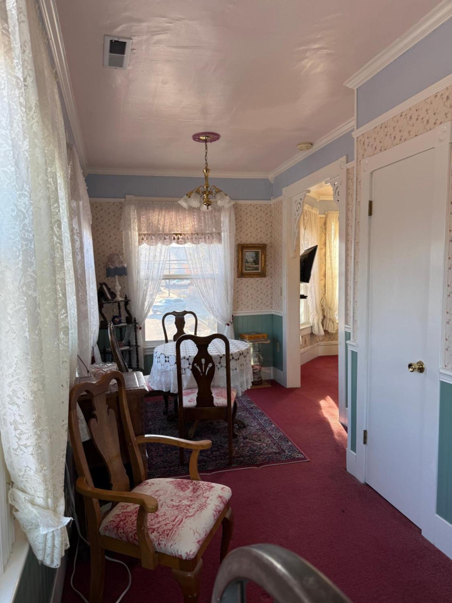 Roseberry House Bed And Breakfast Сузанвилл Экстерьер фото