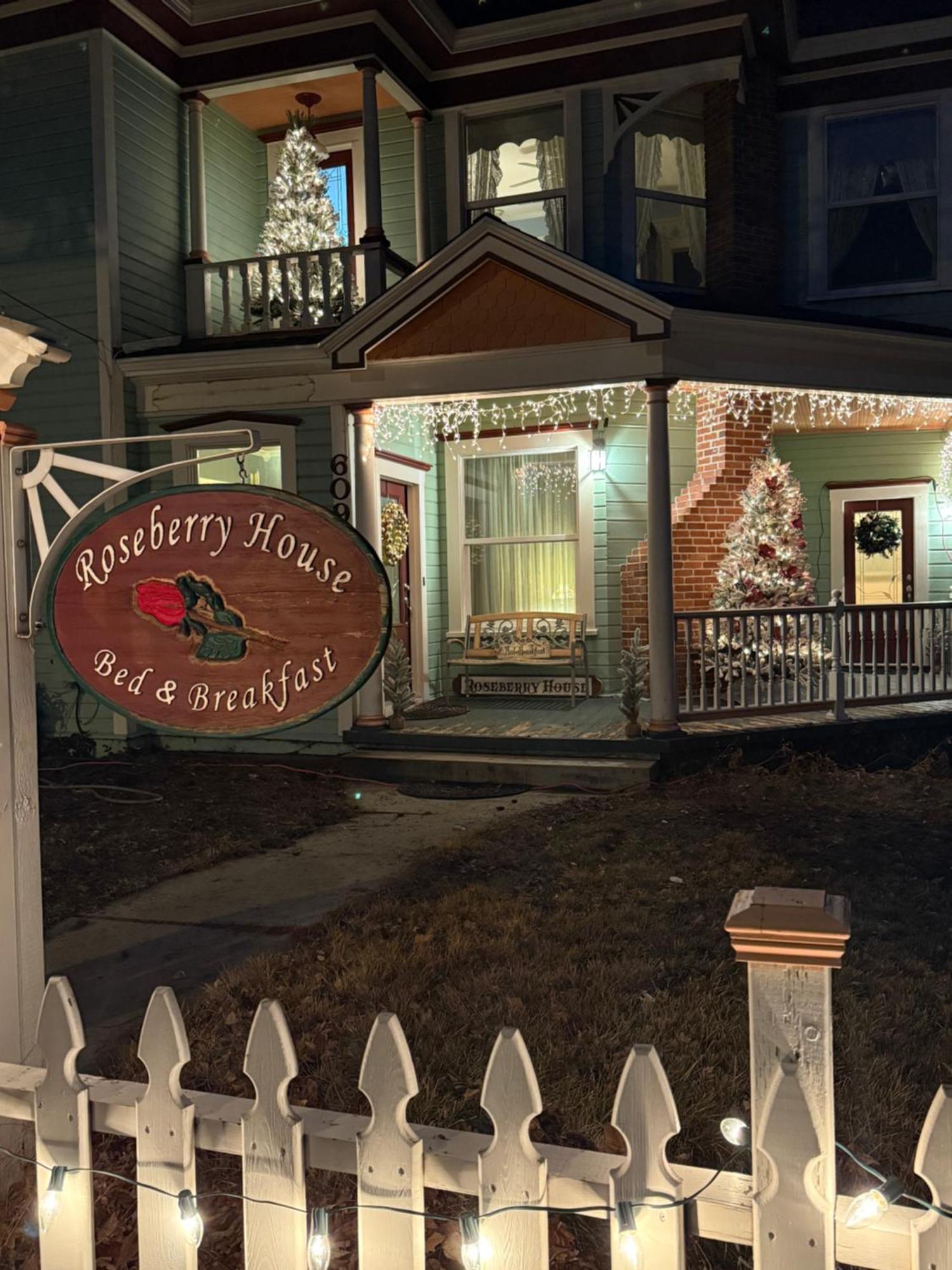 Roseberry House Bed And Breakfast Сузанвилл Экстерьер фото