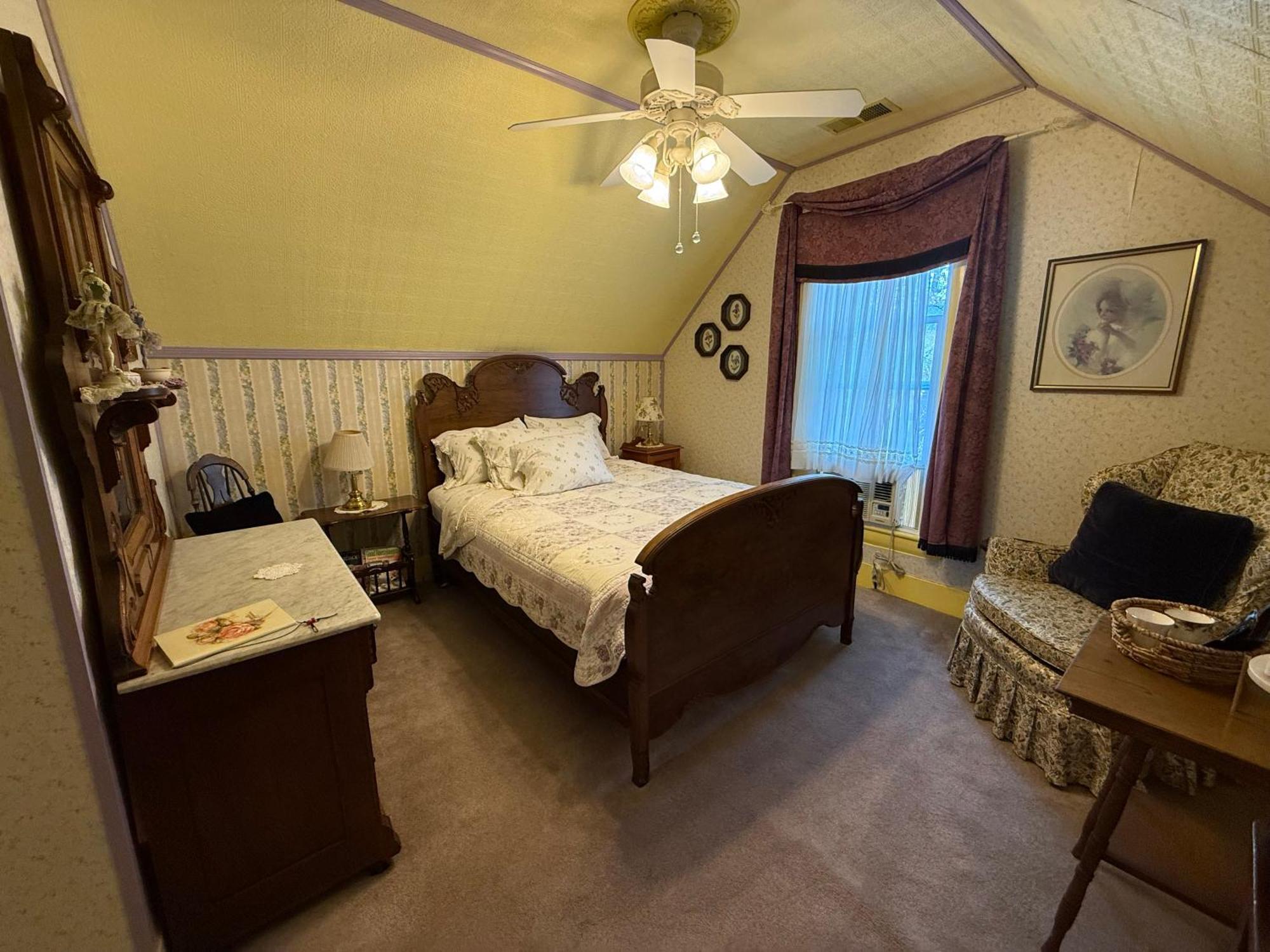Roseberry House Bed And Breakfast Сузанвилл Экстерьер фото