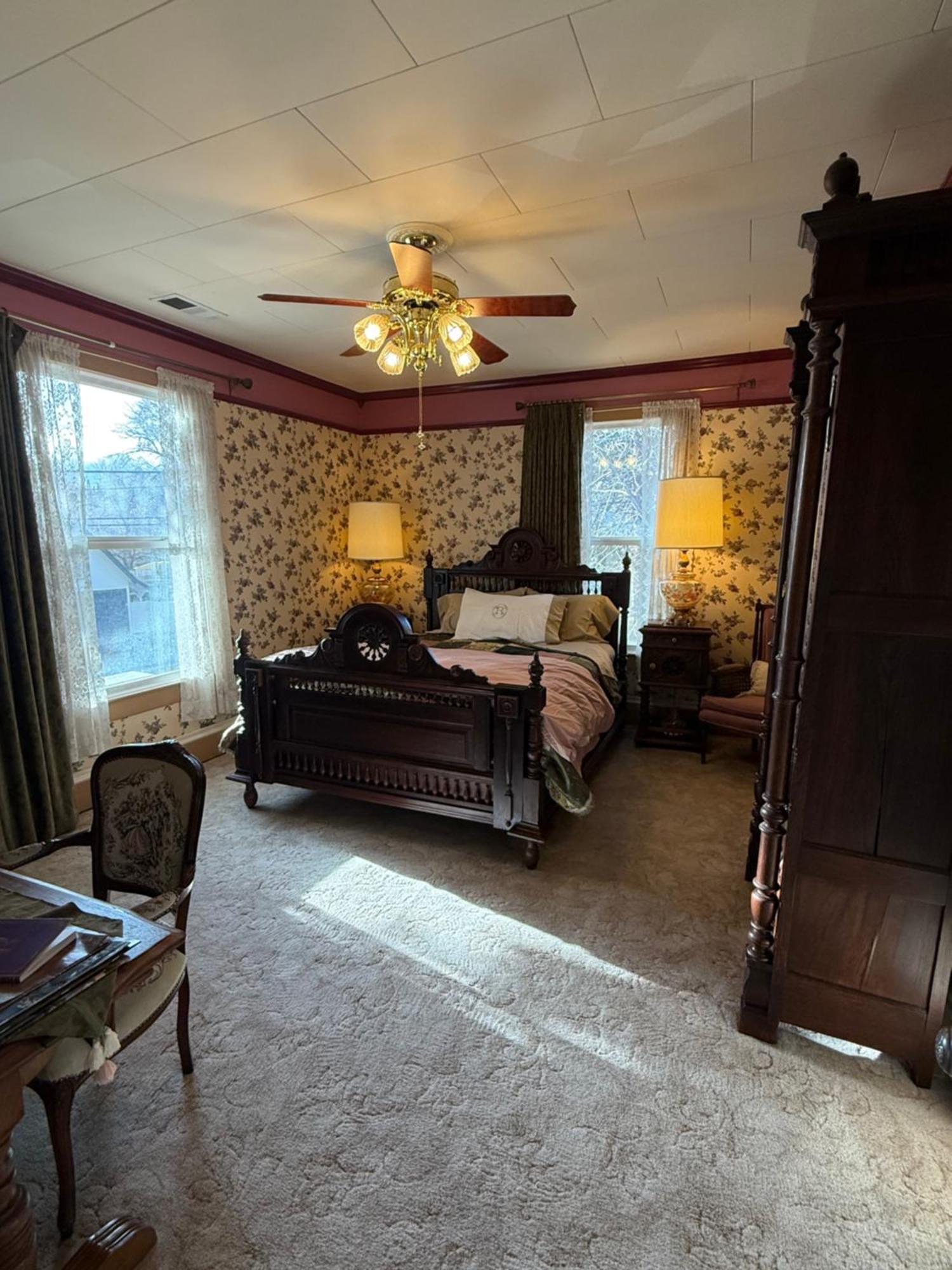 Roseberry House Bed And Breakfast Сузанвилл Экстерьер фото